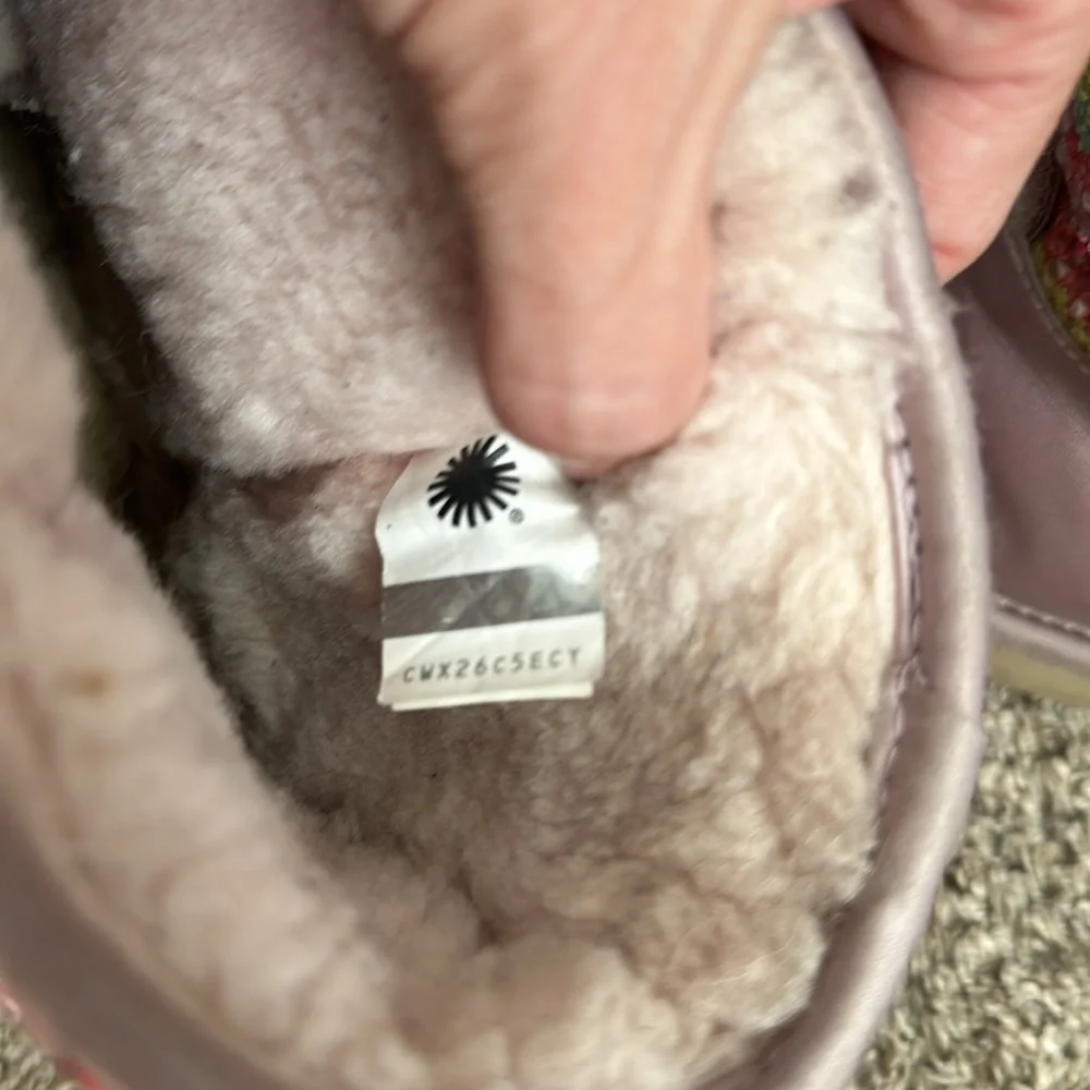 VGUC UGG Classic Short II Mural Boot sz5 - Picture 9 of 9